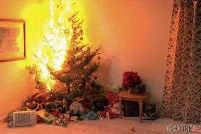 Спасатели посоветовали, как правильно устанавливать новогоднюю елку