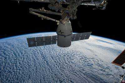 Космический корабль Dragon впервые вернется с МКС на Землю ночью