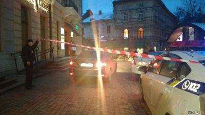 Во Львове "заминировали" супермаркет, около 1,5 тыс. человек эвакуировали