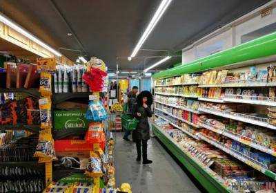 В Киеве голый пенсионер разогнал полсупермаркета: тряс "причиндалами", фото 18+