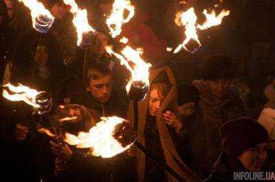 В Киеве началась Факельное шествие