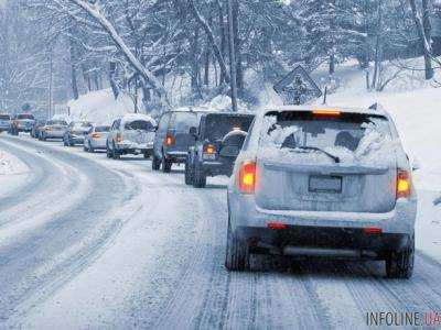 Снегопад в Украине: ограничено движение грузовиков на двух трассах