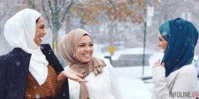 Мусульманки в центре Киева отметили день хиджаба