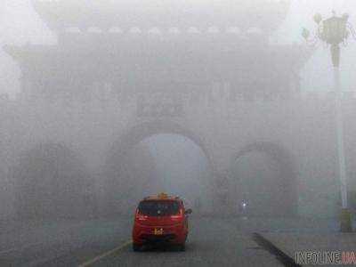 В Китае объявили "желтое" предупреждение в связи с густым туманом