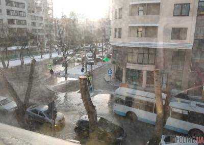 Авария на сетях водоканала в Киеве повлияла на движение троллейбусов