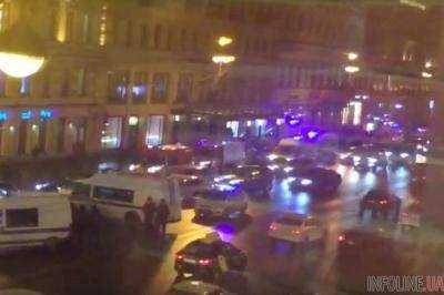 В Петербурге BMW сбил людей на тротуаре: погибли гражданин США и москвичка