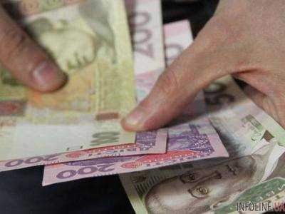 В марте доплата пенсионерам, которые имели низкие зарплаты, составит 2410 грн