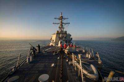 Опубликованы фото с ракетного эсминца США в порту Одессы