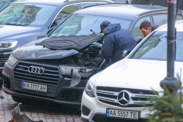 Взрыв авто в Киеве: взрывчатку заложили под передним колесом