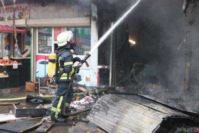 Киев. В Святошинском районе горели торговые киоски
