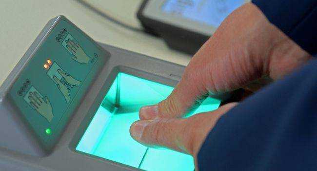 Украина перестанет выдавать биометрические паспорта