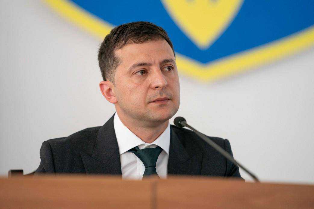 Зеленский поручил уволить глав СБУ в трех областях
