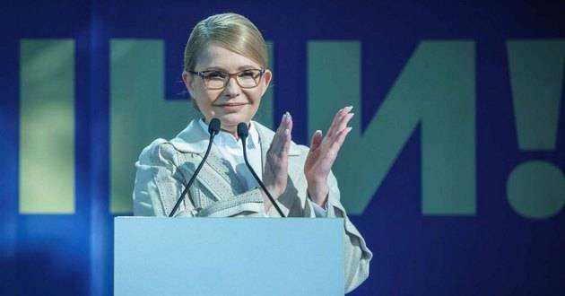 Тимошенко одним жестом показала, что ждет Украину: «Вам, люби мои…»
