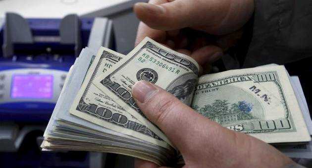 Курс доллара сделал кульбит: за сколько можно купить валюту в банках Украины