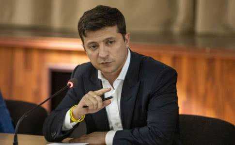 Зеленский не исключил введение режима ЧП в Украине