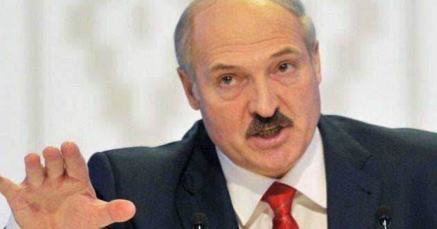 "Пневмония уйдет, а хлебушек-то нужен": Лукашенко о том, почему в Беларуси нет жесткого карантина