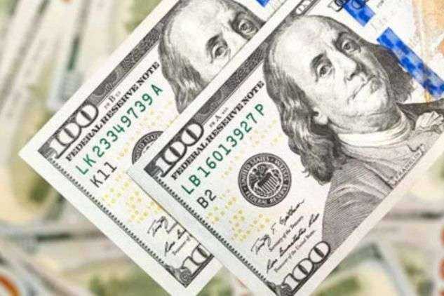 В Украине доллар  упал в цене
