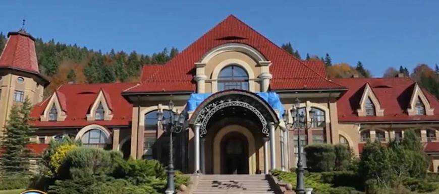 Резиденция Зеленского на Прикарпатье используется под свадьбы: все незаконно