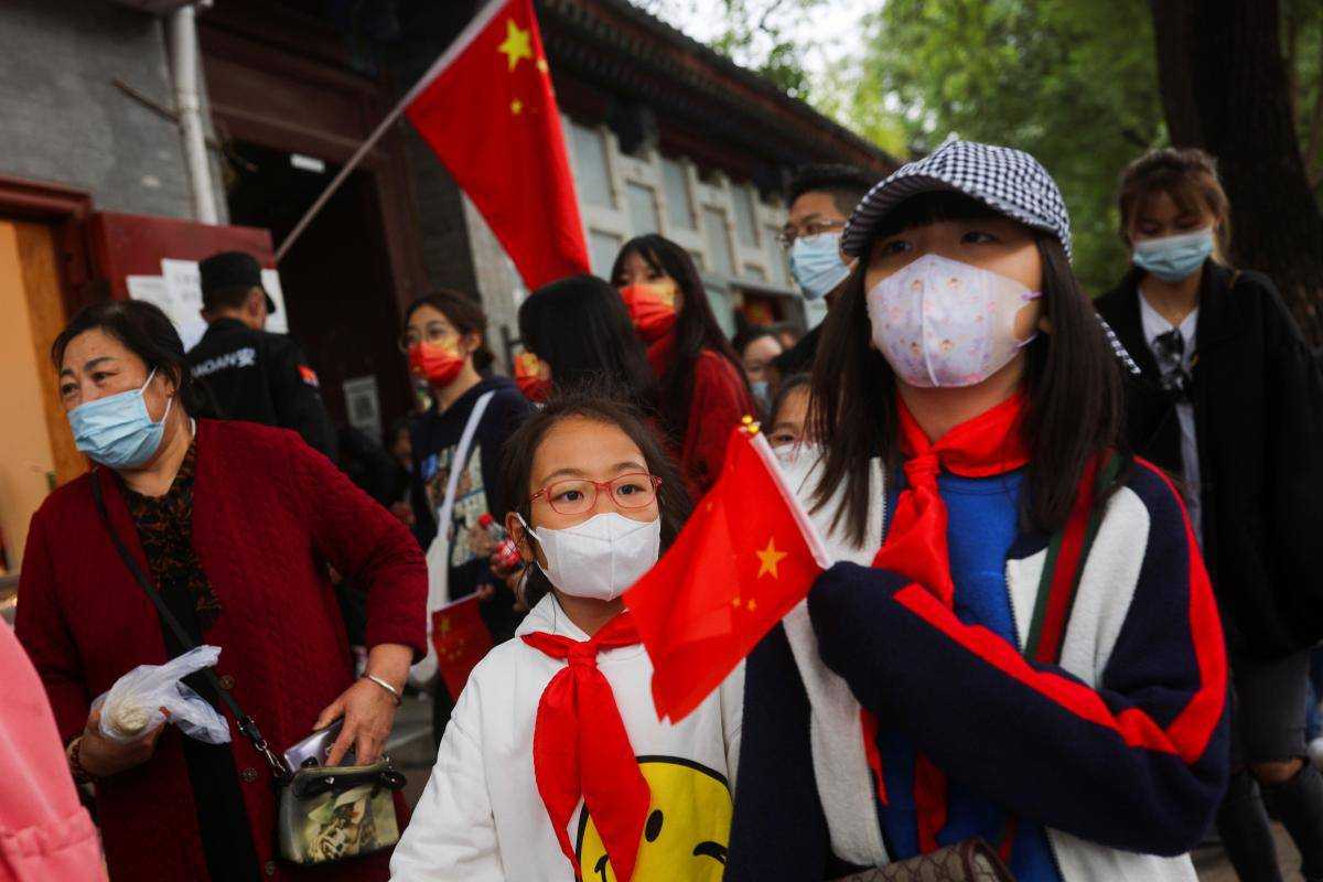 У Китаї закрили 4-мільйонне місто через 40 випадків COVID-19