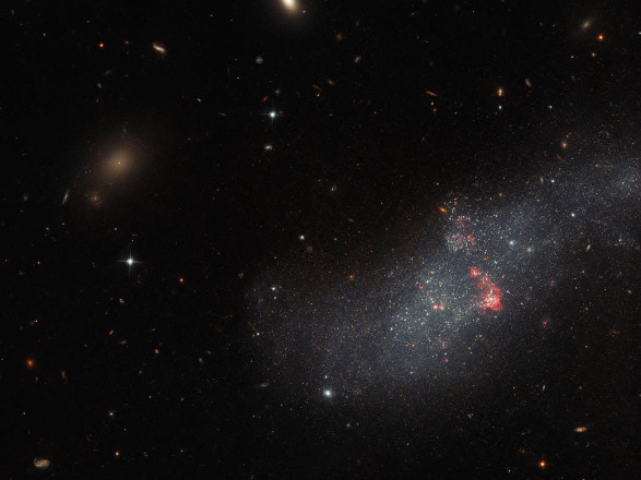Телескоп Хаббл заснял карликовую галактику