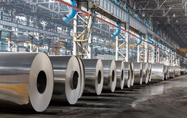 Объемы производства в металлургической отрасли за год обвалились более чем на 85%