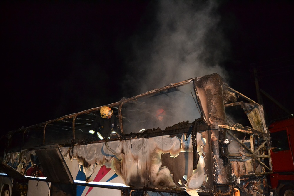 В Ровно полностью сгорел пассажирский автобус