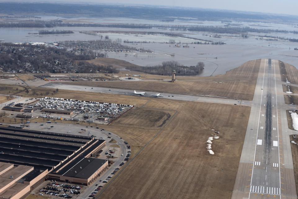 В США затопило авиабазу с самолетами "судного дня"