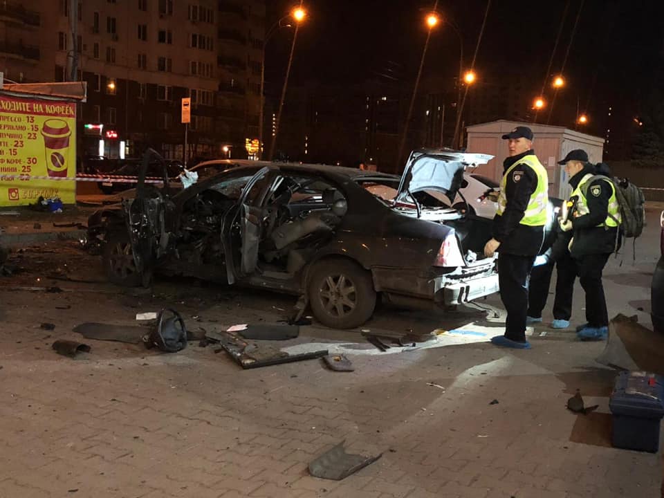 В Киеве на парковке произошел взрыв