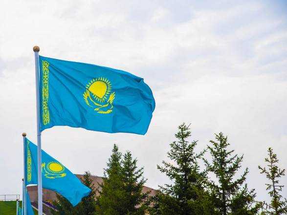 У Казахстані розпочалися дострокові президентські вибори