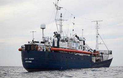 Германия и еще три страны ЕС примут мигрантов с немецкого судна Alan Kurdi
