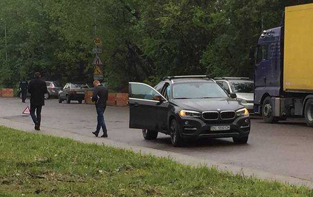 Во Львове в автомобиле BMW сработало взрывное устройство
