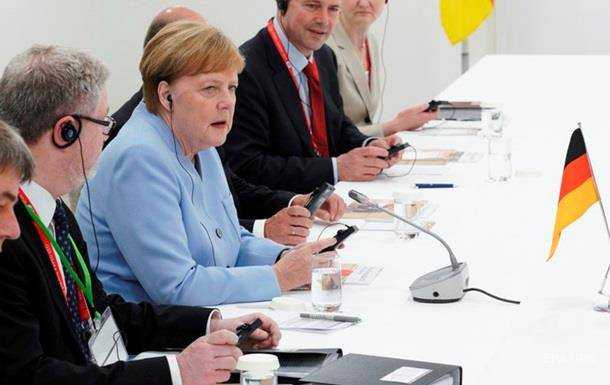 Трамп и Меркель обсудили поддержку реформ в Украине