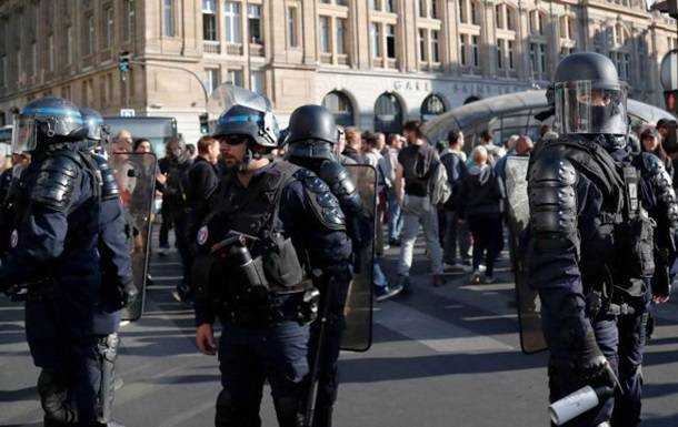 Протесты в Париже: полиция задержала более 160 человек