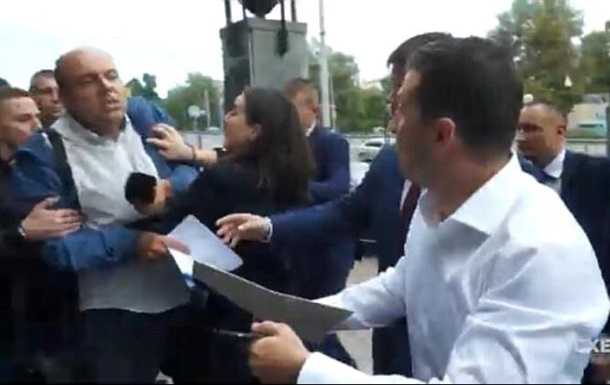 Пресс-секретарь Зеленского объяснила свой инцидент с журналистом