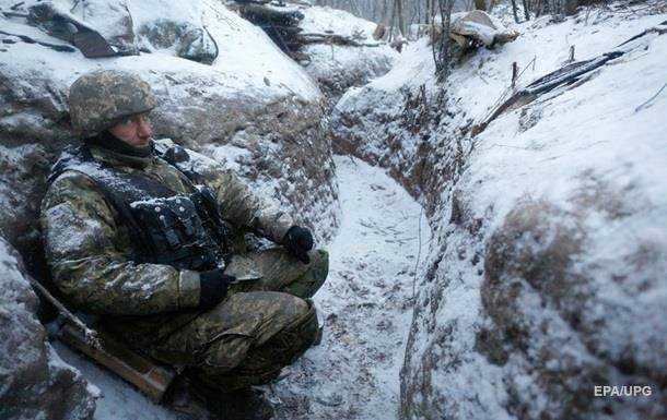 Обострение на Донбассе: ранены трое военных