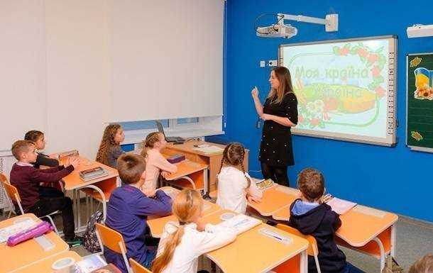 Учителей русскоязычных школ отправят на переподготовку