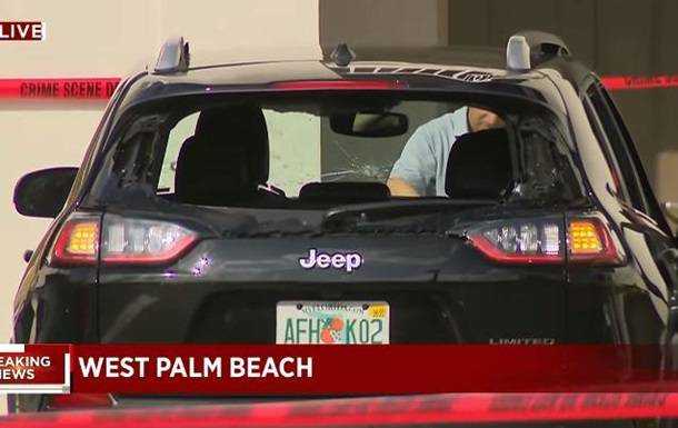 Во Флориде открыли огонь по авто, въехавшем в резиденцию Трампа