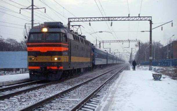 В Киеве поезд насмерть переехал девушку в наушниках