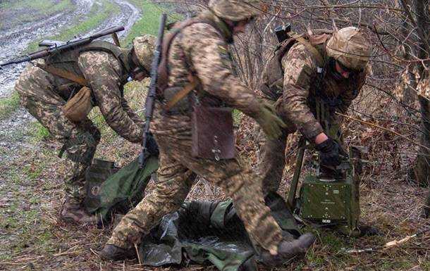 Обострение на Донбассе: ранены пять военных