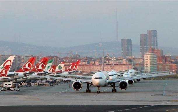 СOVID-19: Турция запретила авиарейсы в Украину и еще 45 стран