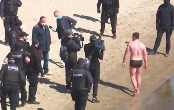 Задержание пловца в Гидропарке попало на видео