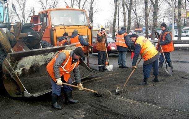 Шмыгаль пообещал украинцам трудоустройство на строительстве дорог