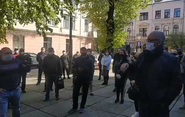 В Черновцах протестуют против закрытия рынков