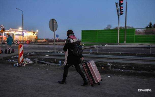 Польша возобновляет выдачу украинцам рабочих виз