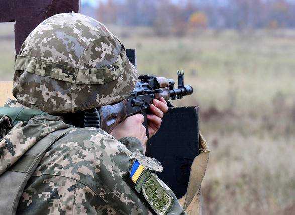 На Донбассе боевики совершили 10 обстрелов позиций украинских военных