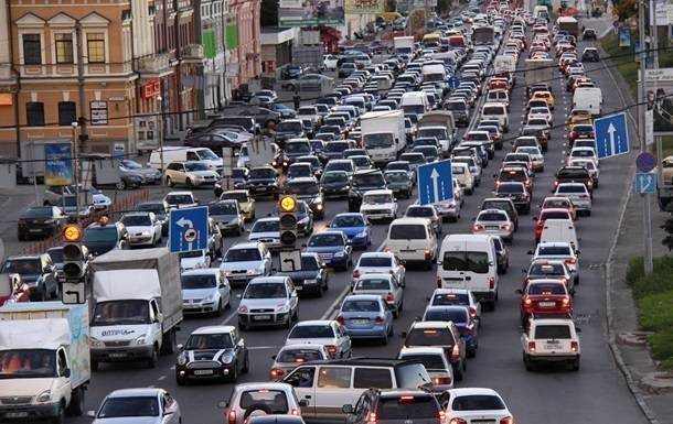 Гигантские пробки остановили Киев