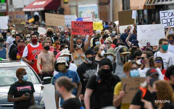 Протесты в США: в Лас-Вегасе застрелили полицейского