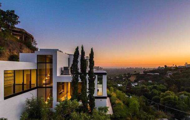 Ариана Гранде купила особняк за $13,7 млн