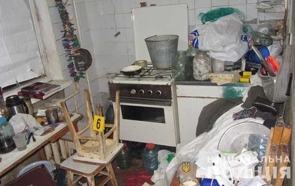 В Харькове мужчина 10 дней прожил в квартире с умершими родителями