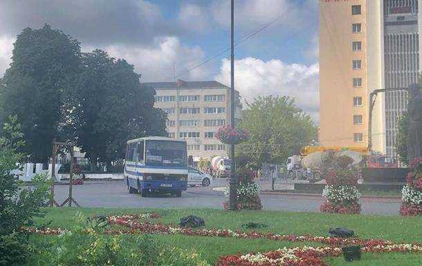 Луцкий террорист выбросил из автобуса гранату